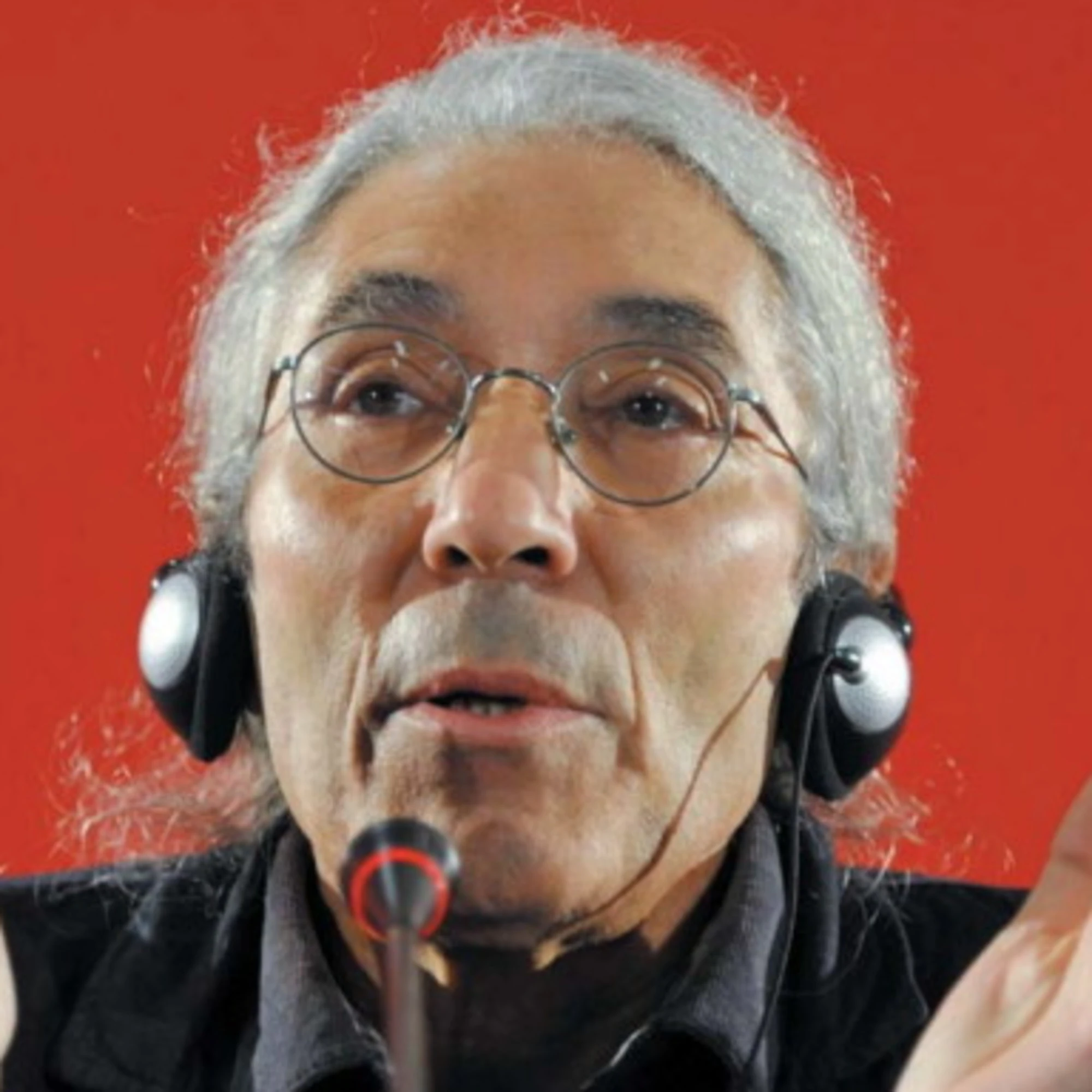 Graziato lo scrittore in cella per aver espresso le sue ideee