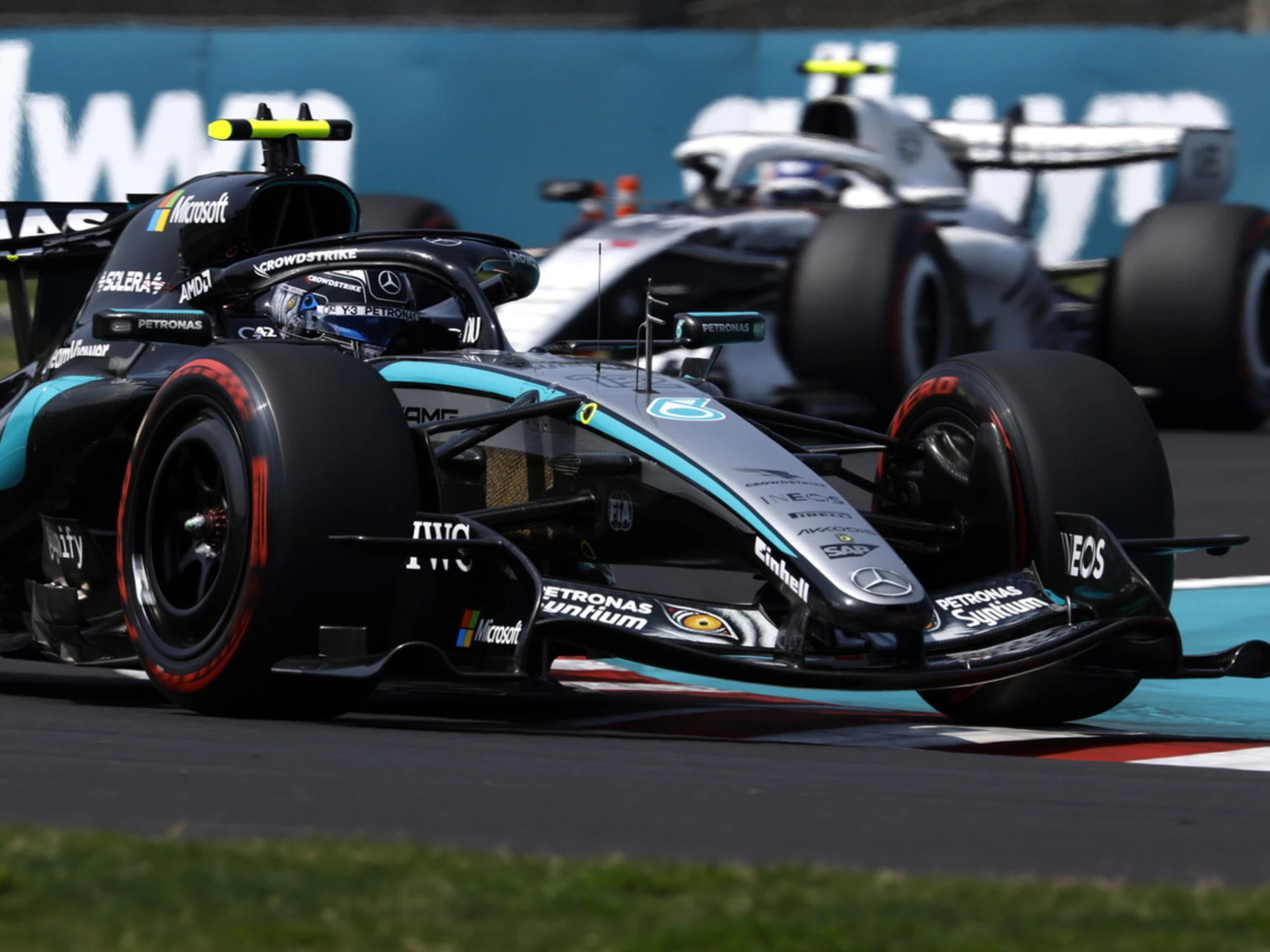 Kimi Antonelli da impazzire: pole a Suzuka. Verstappen perde la testa: "Macchina inguidabile". Leclerc 4°