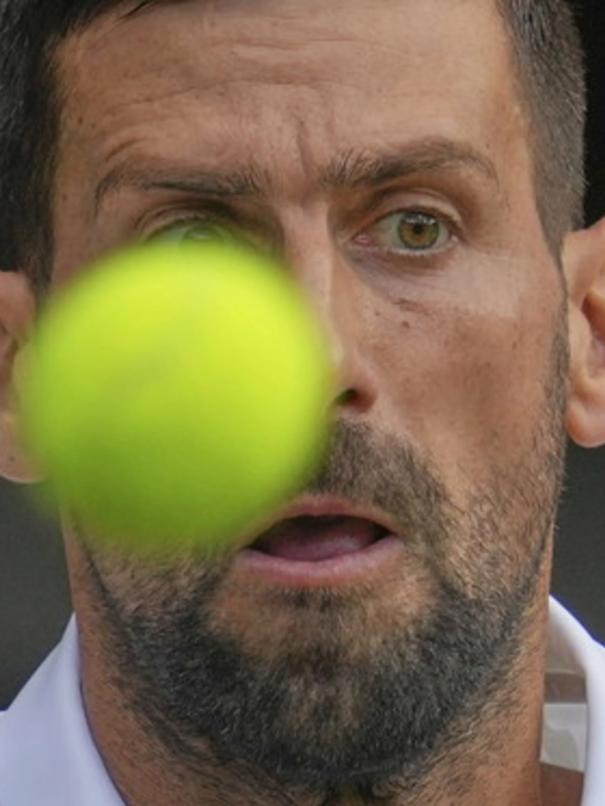Novak Djokovic brutale, il "pizzino" a Sinner prima della semifinale