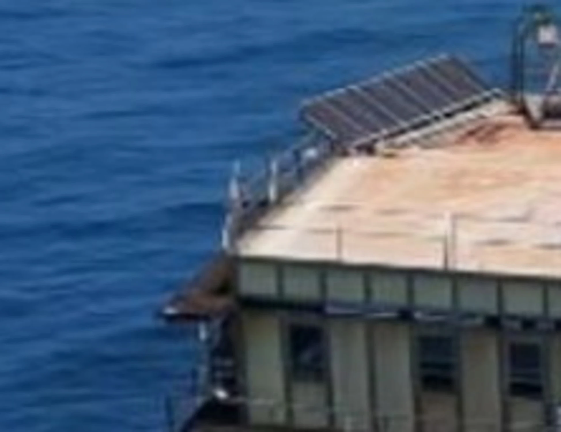 Frying Pan Tower, ecco l'hotel più spaventoso al mondo (dai costi folli)
