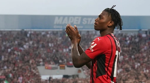 Rafael Leao, una "proposta indecente" al fuoriclasse: panico al Milan, ecco dove può finire (subito)