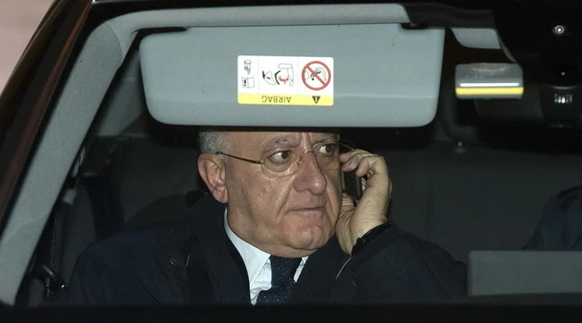 Vincenzo De Luca, diluvio di insulti: "Pd? Cafoni, maleducati e presuntuosi"