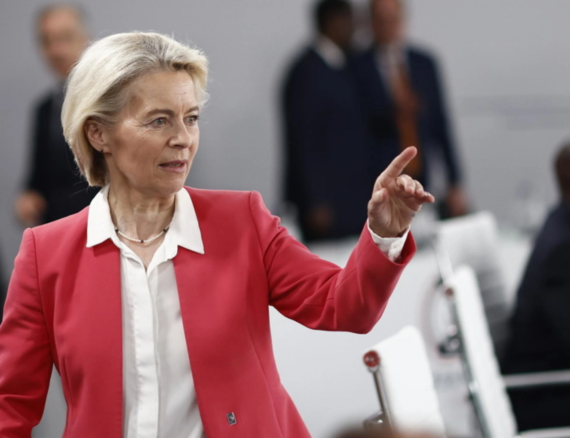 Bruxelles, la Commissione Ue spegne l'aria condizionata ma non per von der Leyen: scoppia il caso