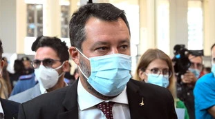 Matteo Salvini: "No all'obbligo vaccinale, ma restiamo nel governo. M5s e Pd si rassegnino"