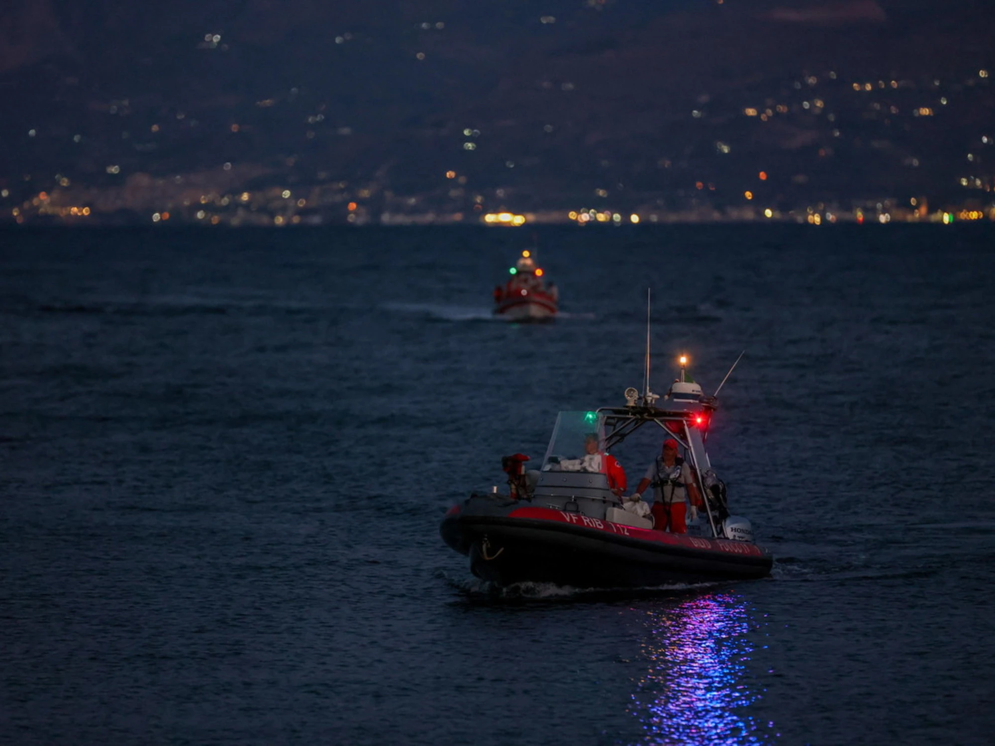 Bayesian, si riscrive la storia: "Non è affondato per la tempesta"