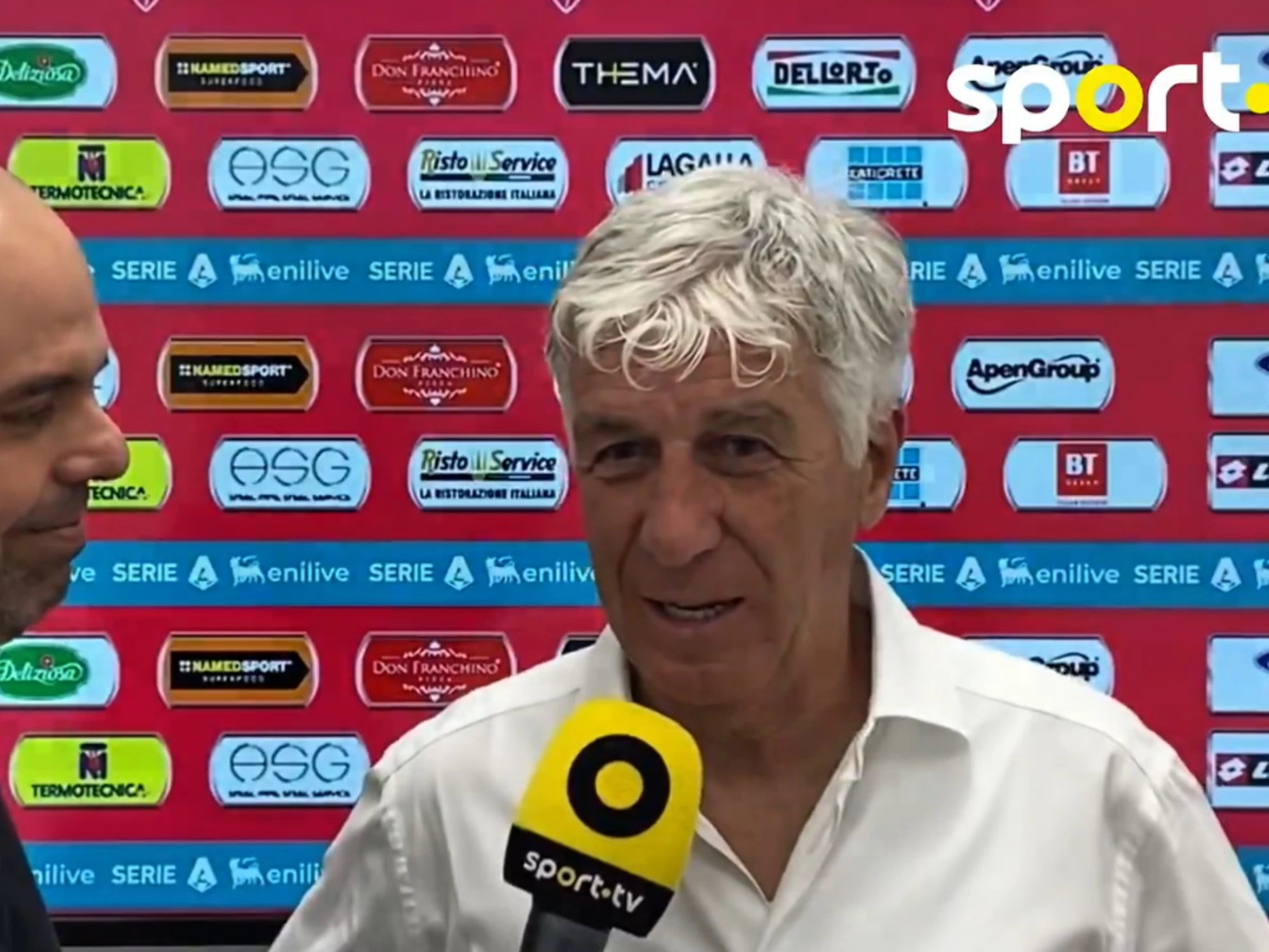 Gasperini, rissa con il giornalista: insulti, cosa vola per aria