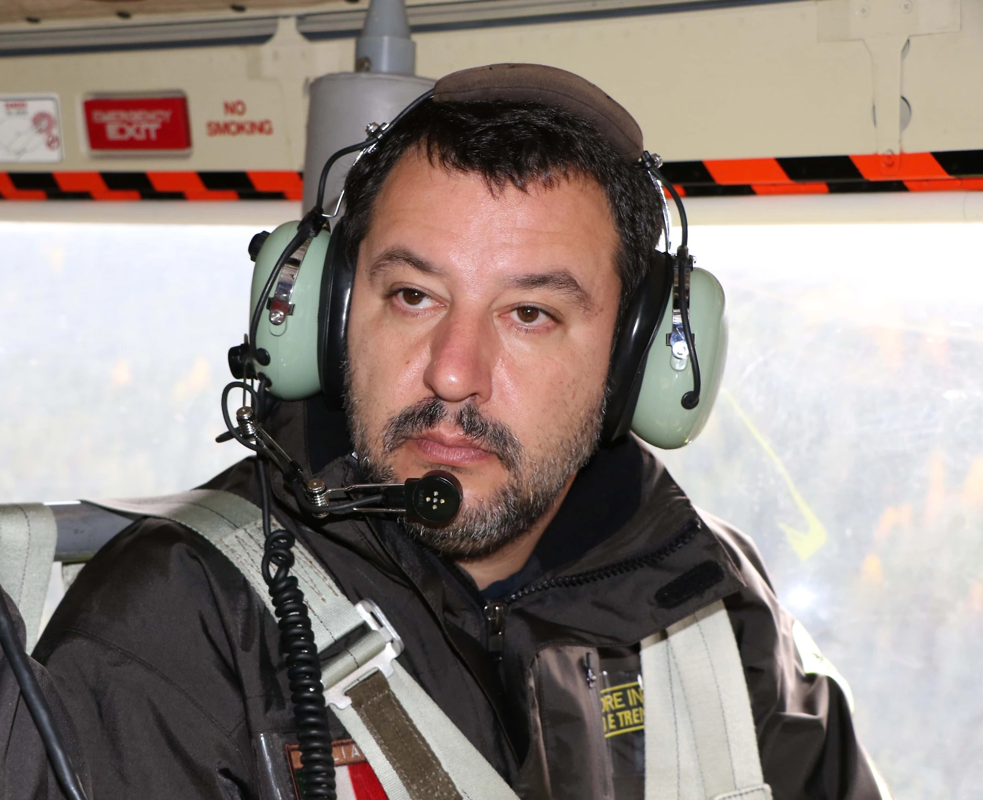 Matteo Salvini replica agli insulti di Pierre Moscovici: "Ma questo qui non ha di meglio da fare?"