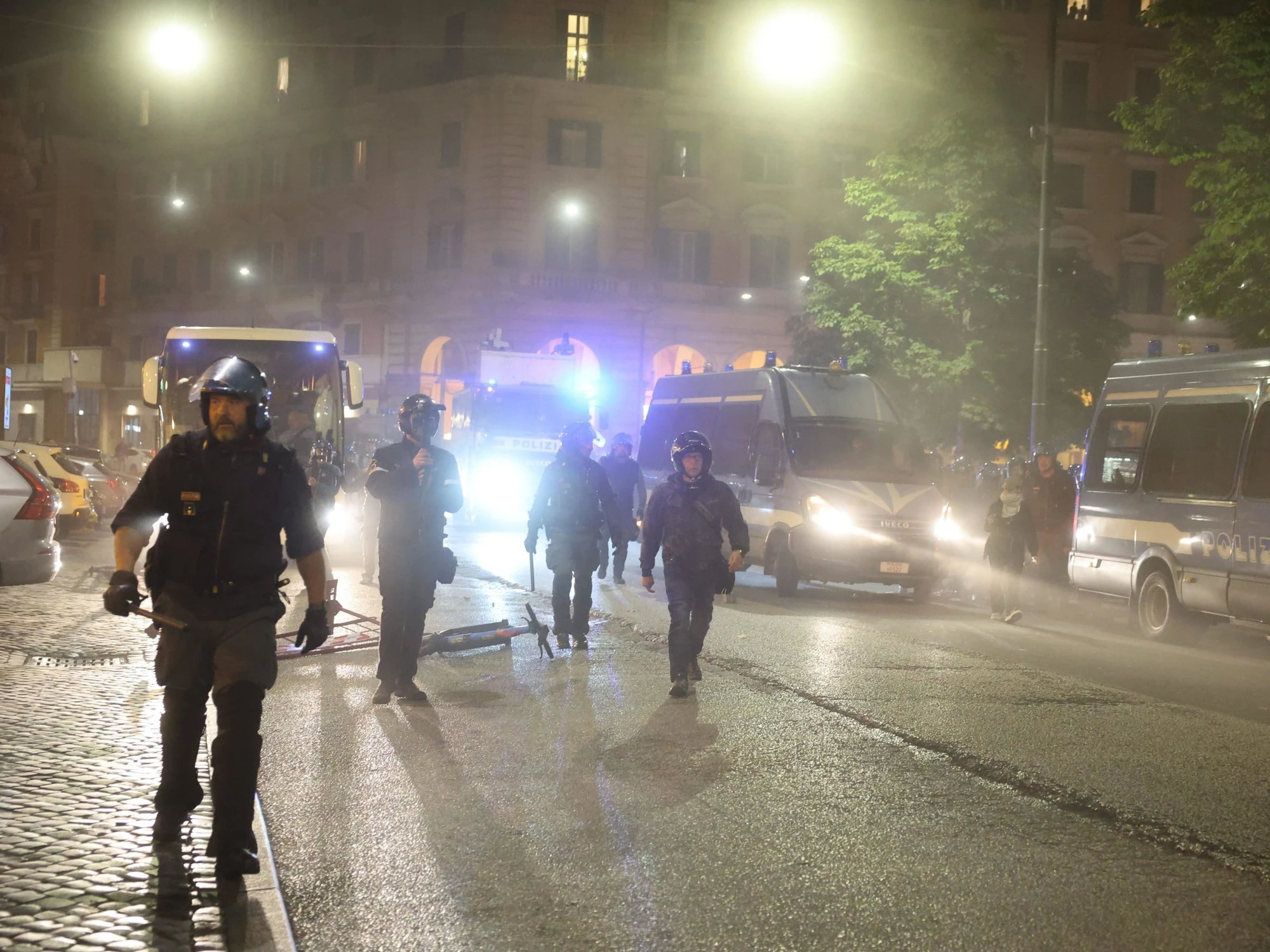 Quei compagni di proteste più estremisti dei terroristi