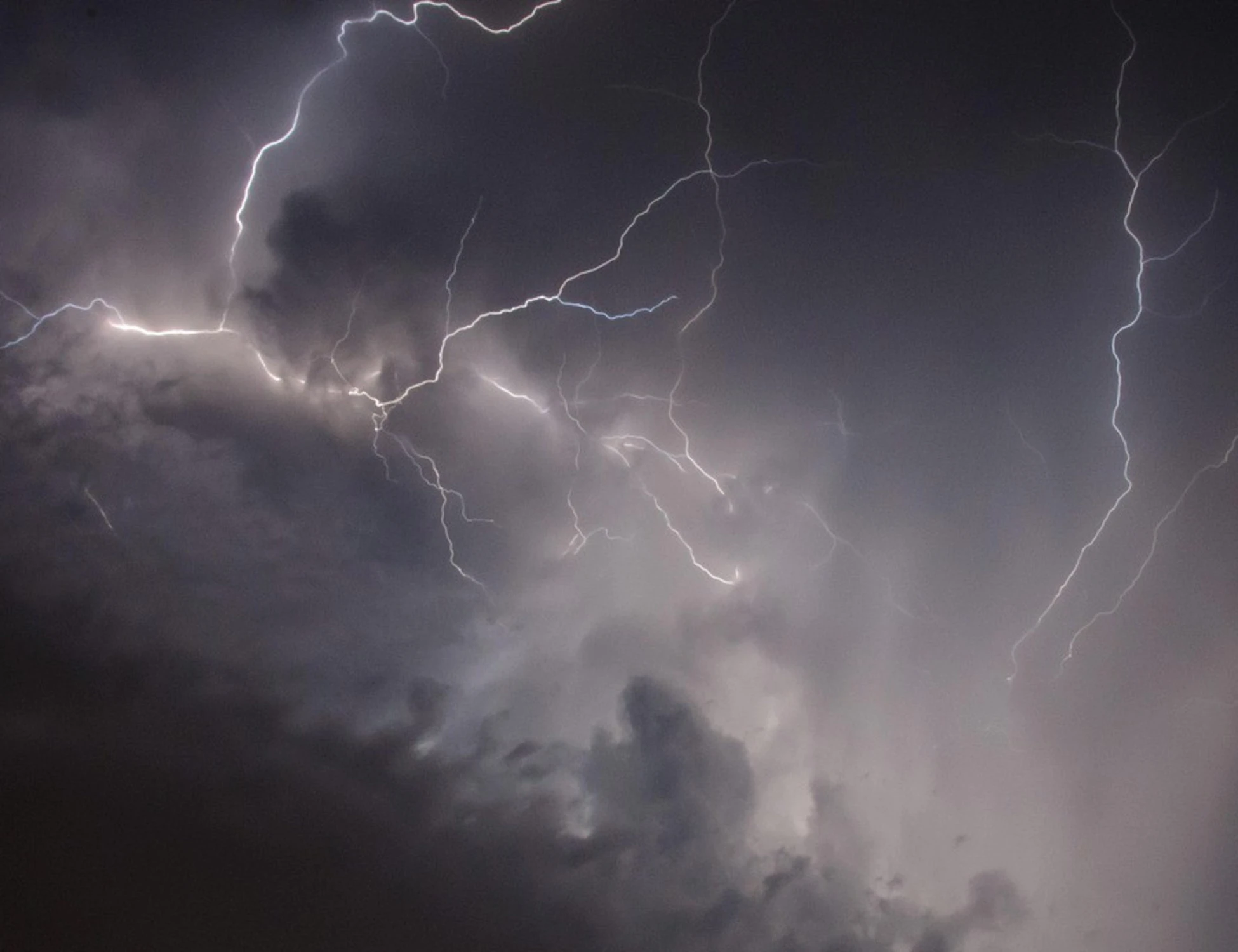 Meteo, Mario Giuliacci: tempeste e raffiche di vento, che weekend sarà