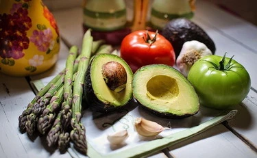 Obbliga i figli a mangiare vegano: ecco quanti anni di galera rischia il papà