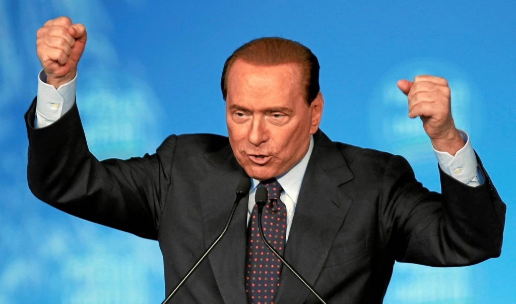 Berlusconi dice no per il Prof al Colle:"E' uno finto", e su Fini: "Ha avuto un premio per mollarmi"