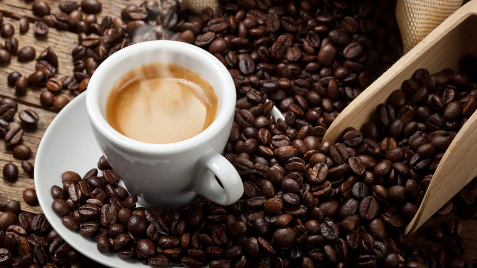Caffè, ma quale cancro: ecco quanto ne devi bere per dribblare diabete e Alzheimer