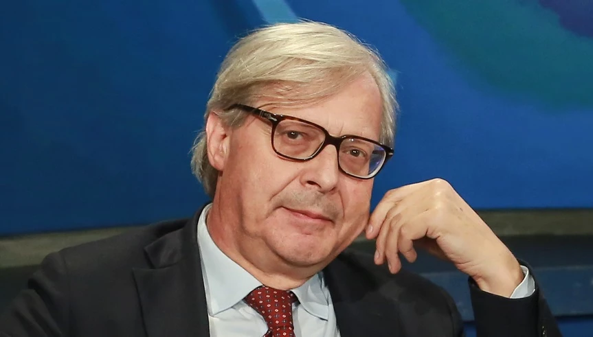 Vittorio Sgarbi attacca il M5s dopo l'aggressione ai giornalisti: "Indignati per Gad Lerner, oggi tutti zitti"