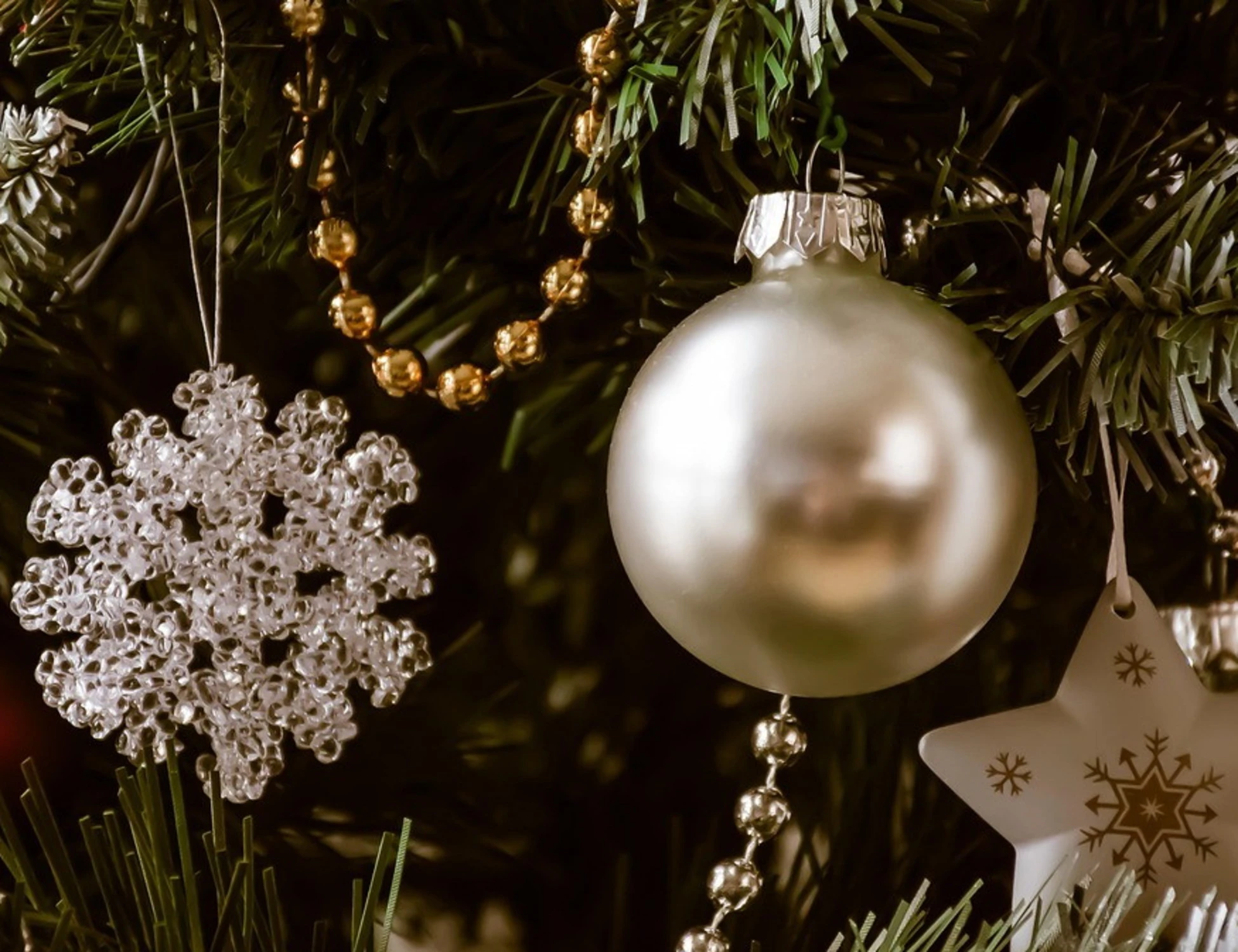 Il Natale tutto l'anno uccide la festa