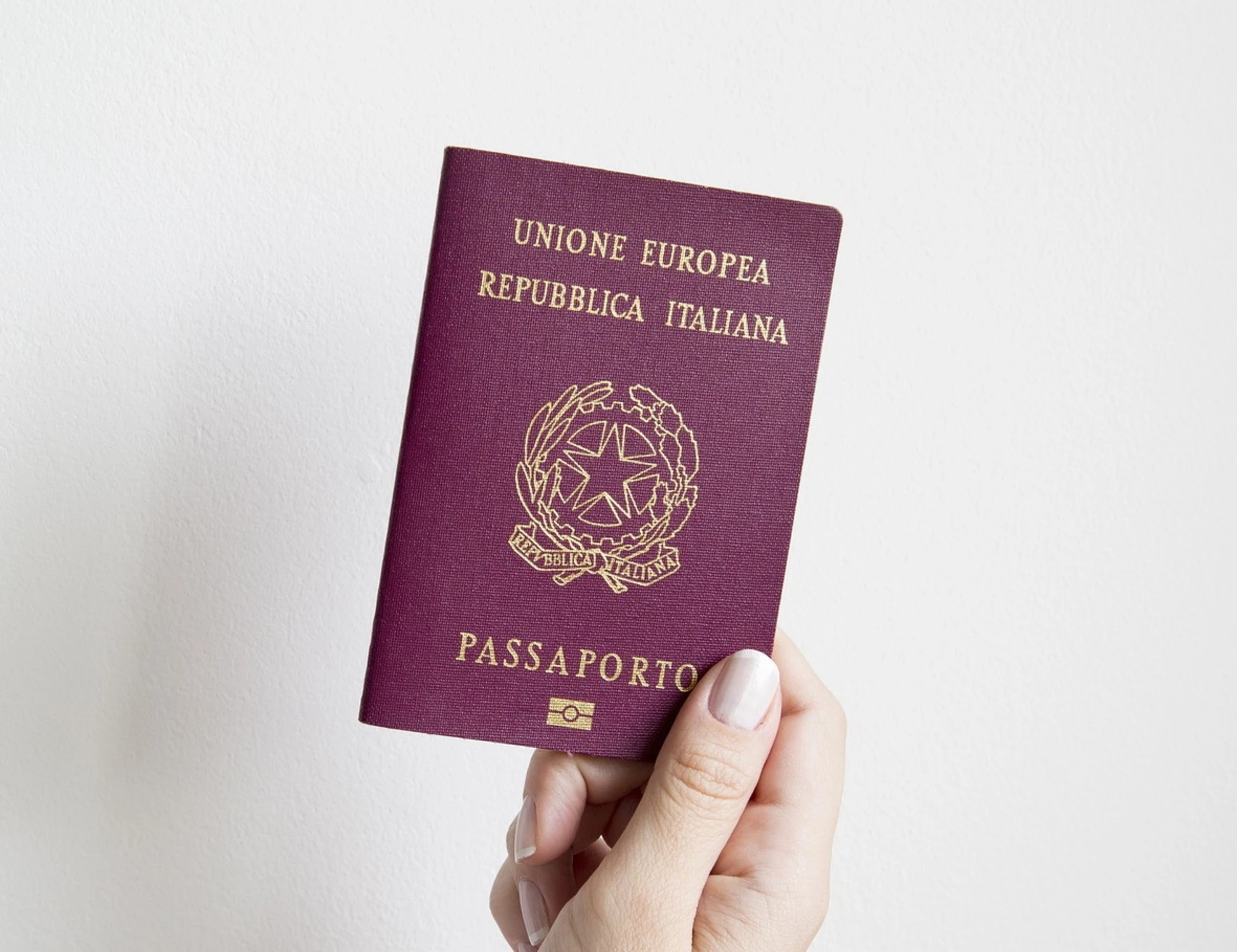 Passaporto, addio timbri: dal 12 ottobre cambia tutto