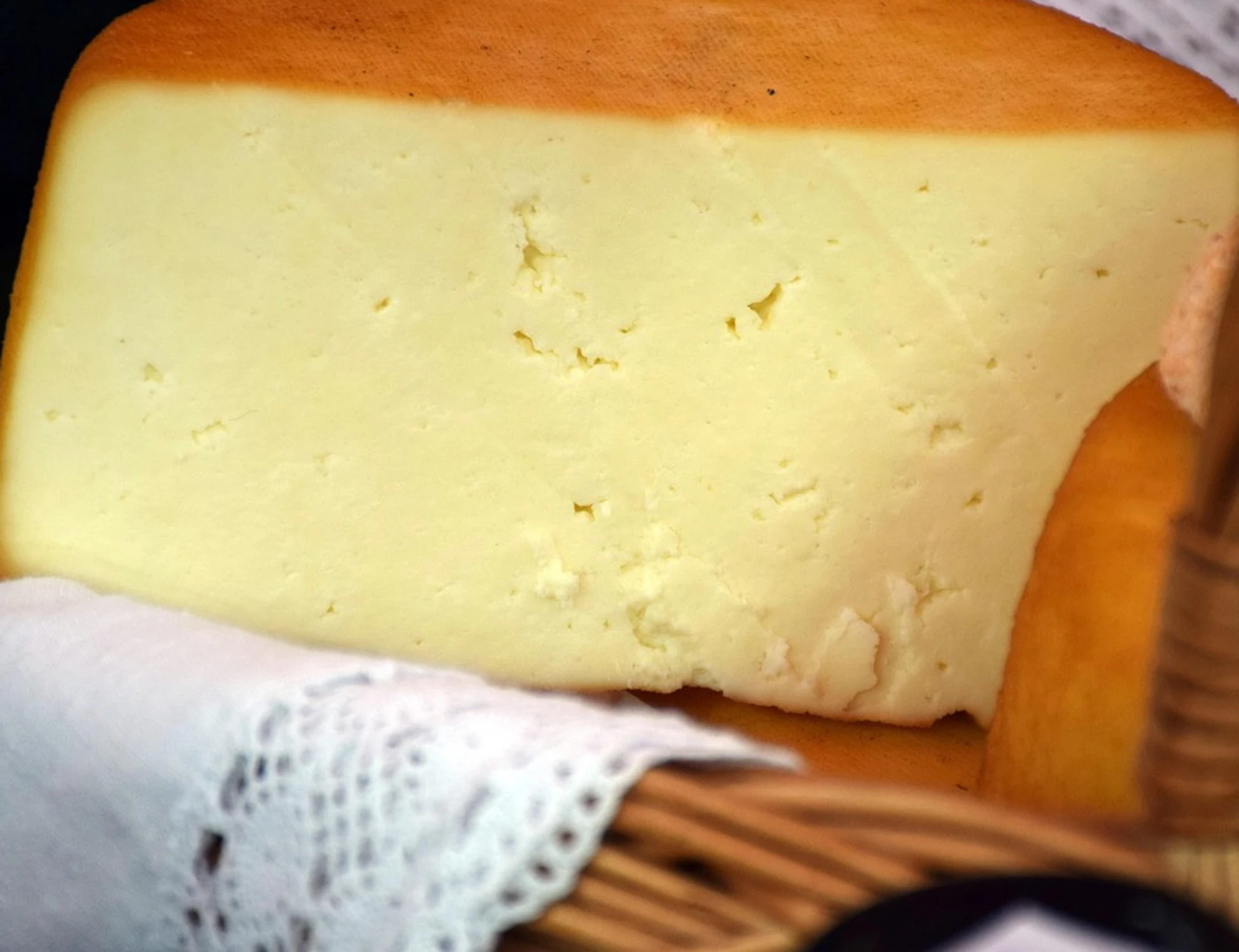 Belluno, mangia formaggio derivato da latte crudo: bimbo in ospedale