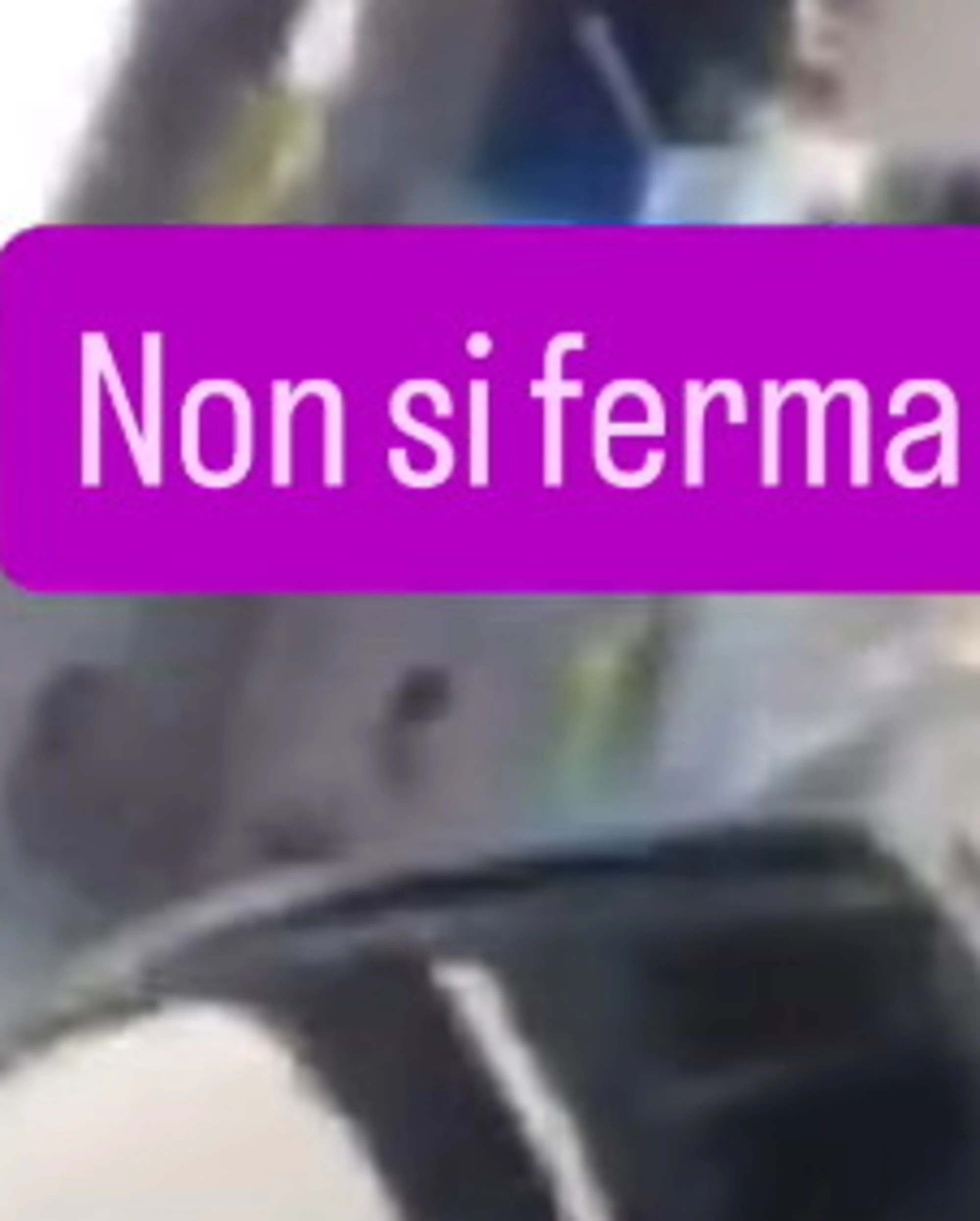 Milano, tunisino si filma mentre scappa in auto dalla polizia: il video della fuga