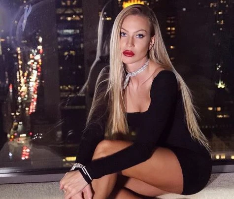 Grande Fratello, la prima volta di Taylor Mega: "A 14 anni in auto. Lui ben dotato, e...". Sesso senza censure