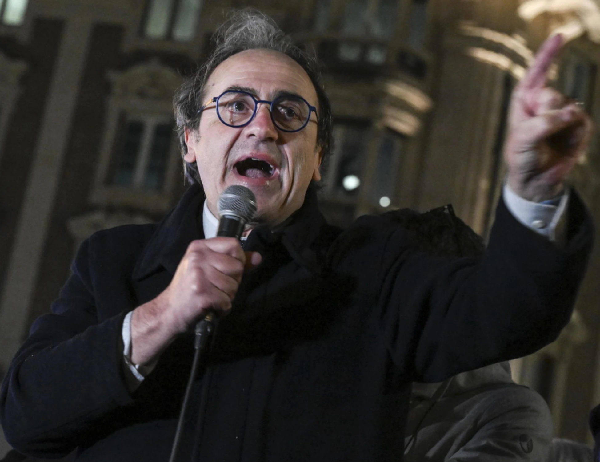 Ceuta, Bonelli delira e assolve Sanchez: "Colpa di Meloni e della Ue"