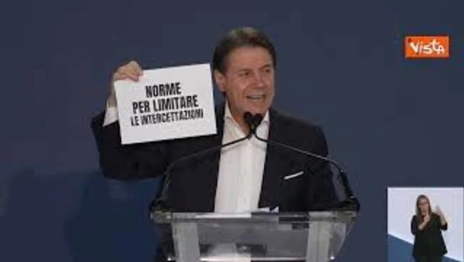 Conte strappa leggi del Governo Meloni sul palco di Nova: Faremo tabula rasa