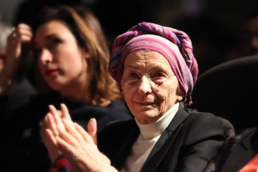 Matteo Renzi, la cena tra i dem e Emma Bonino: "Ti conviene correre da sola"