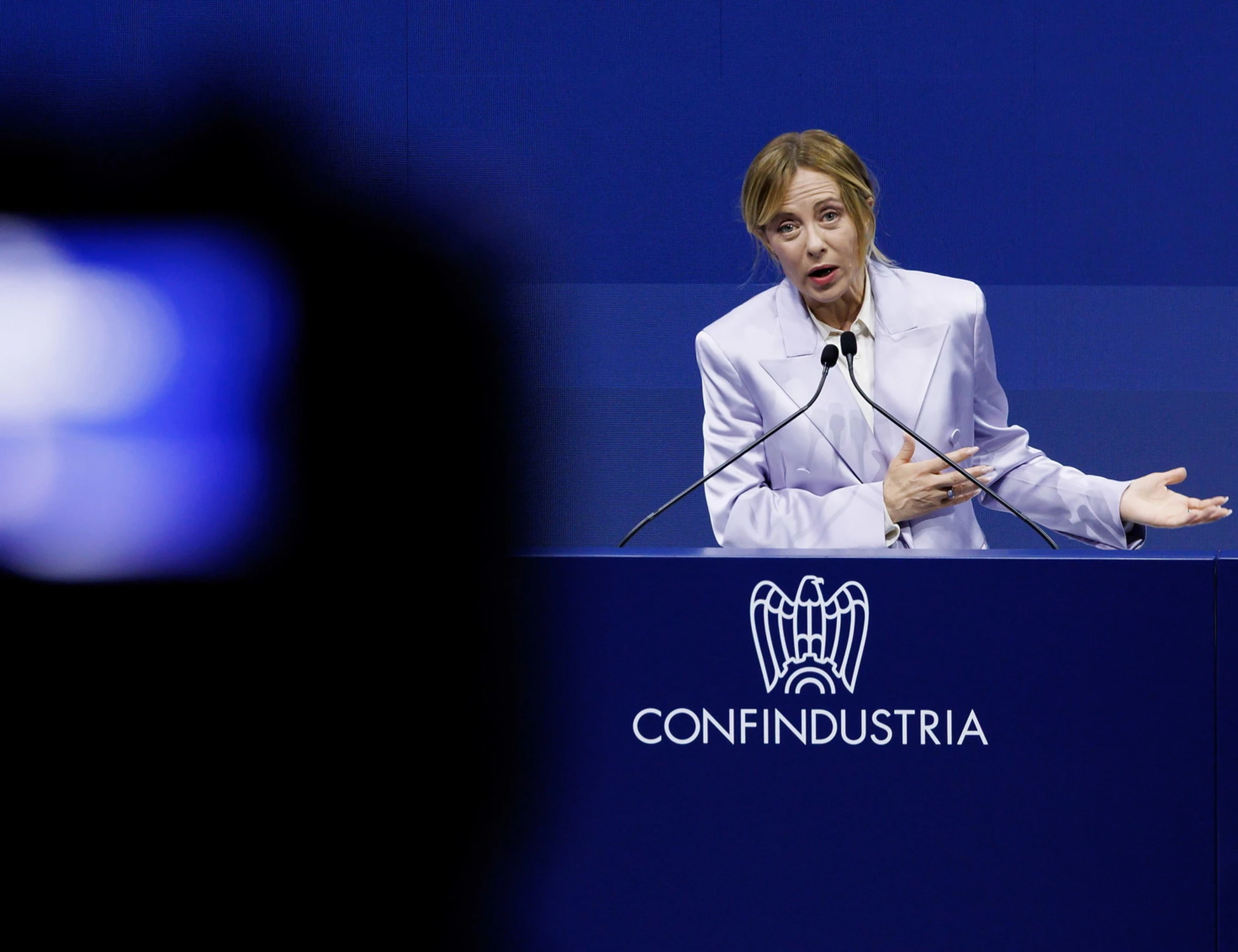 Giorgia Meloni sfida l'Unione Europea: "Fare meno, farlo meglio"