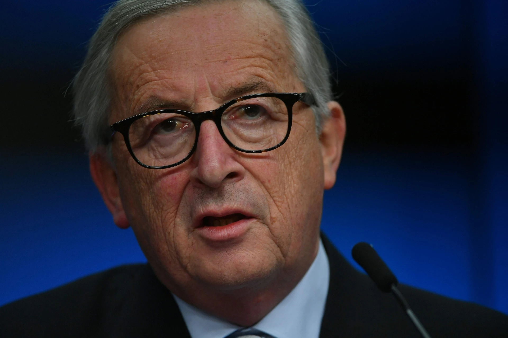 Jean Claude Juncker, ecco il suo stipendio: quanto prende al mese per attaccare l'Italia