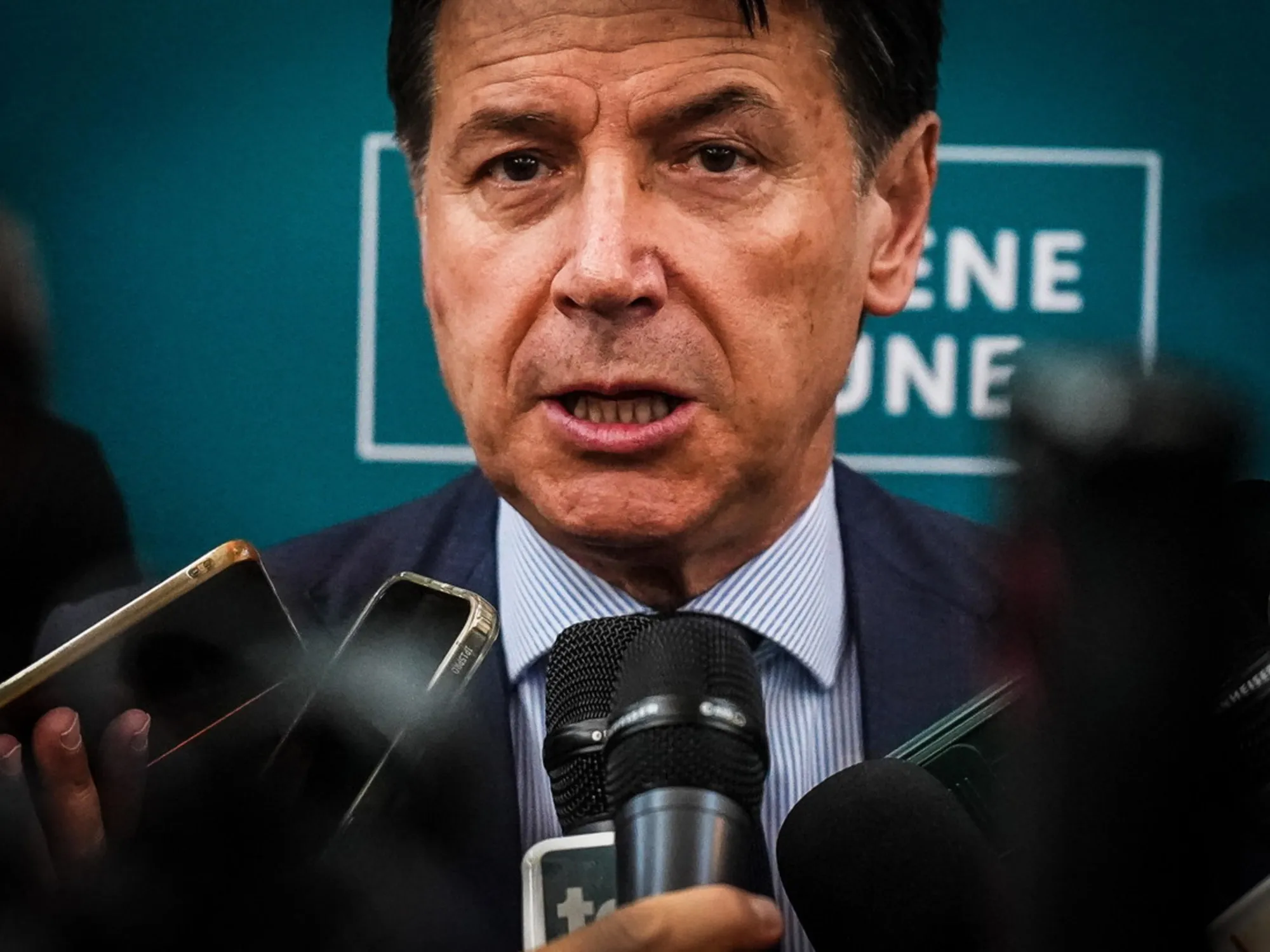 Giuseppe Conte, il pranzo con Zampolli e la domanda a cui deve rispondere