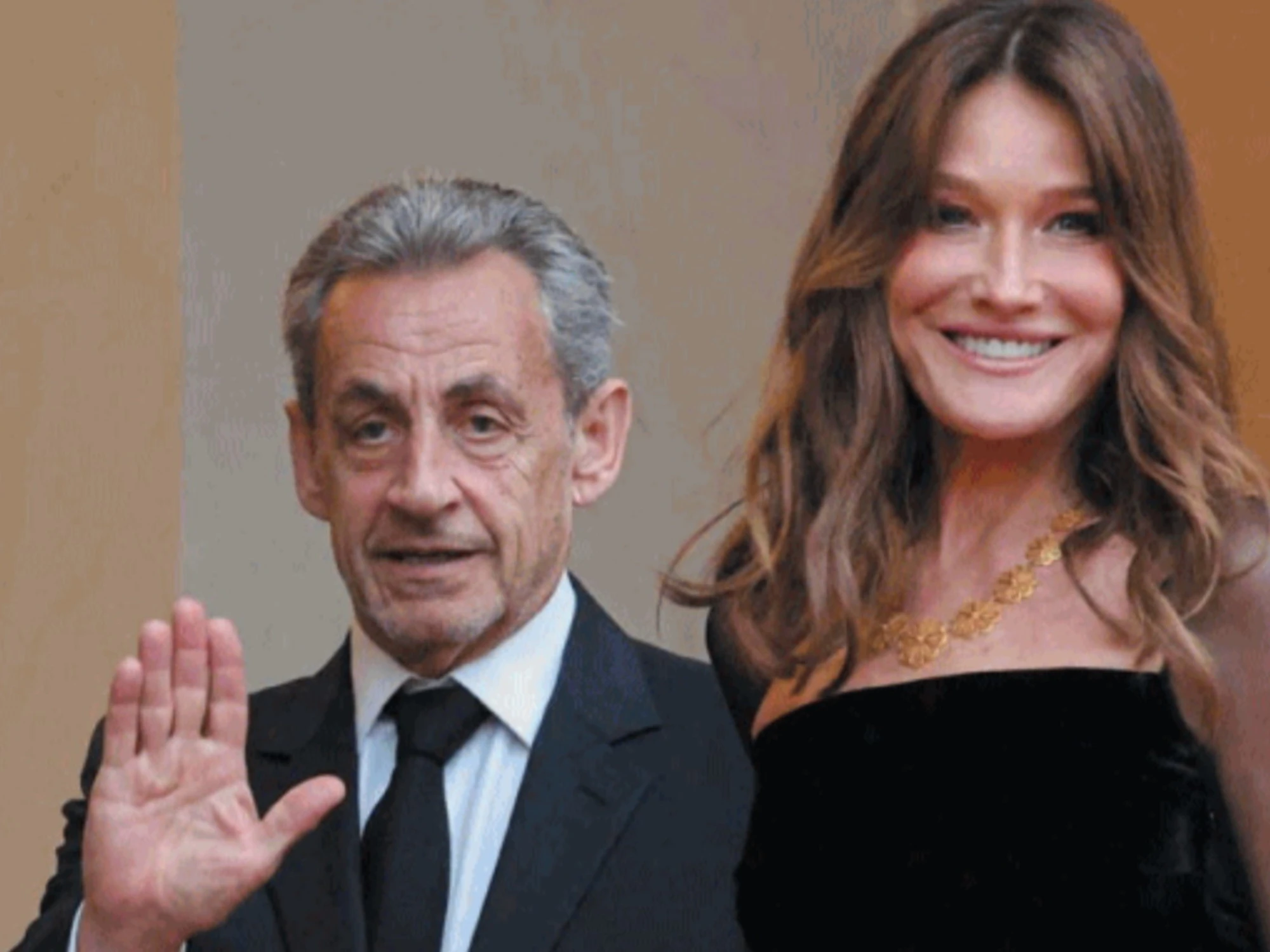 Carla Bruni? Meno male che c'è lei...
