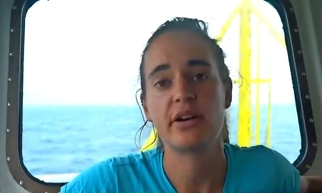 Sea Watch, la capitana tedesca Carola Rackete sfida Salvini: "Così entrerò a Lampedusa coi migranti"