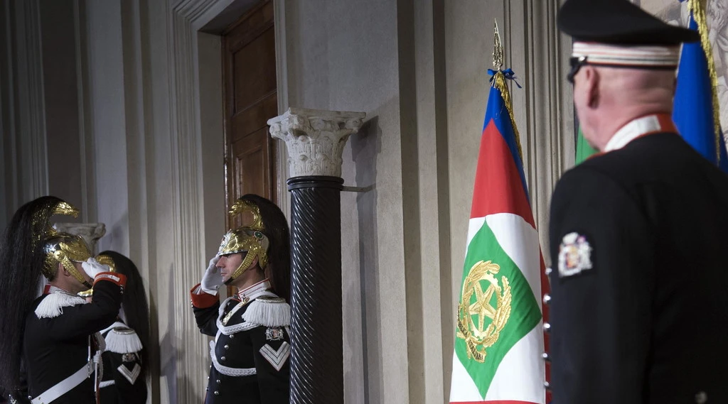 Benzina, Mattarella ha firmato il decreto: cosa cambia da subito