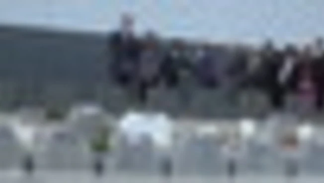 Spagna, Re Felipe VI rende omaggio ai migranti morti a Ceuta