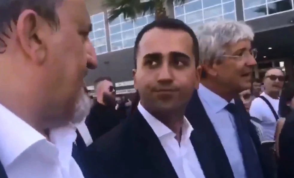 Luigi Di Maio, terrificante gaffe: non sa che Matera è in Basilicata, Michele Emiliano in imbarazzo