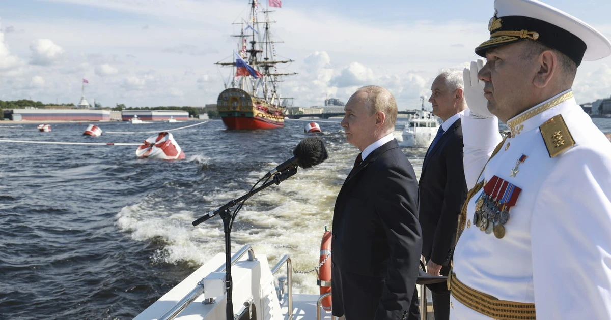 Russia, Putin richiama i veterani di guerra: "È il tempo degli eroi"