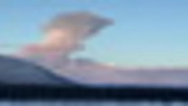 Eruzione spettacolare del vulcano russo Shiveluch