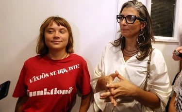 Greta Thunberg e Francesca Albanese guidano il corteo anti-Meloni: sinistra disperata