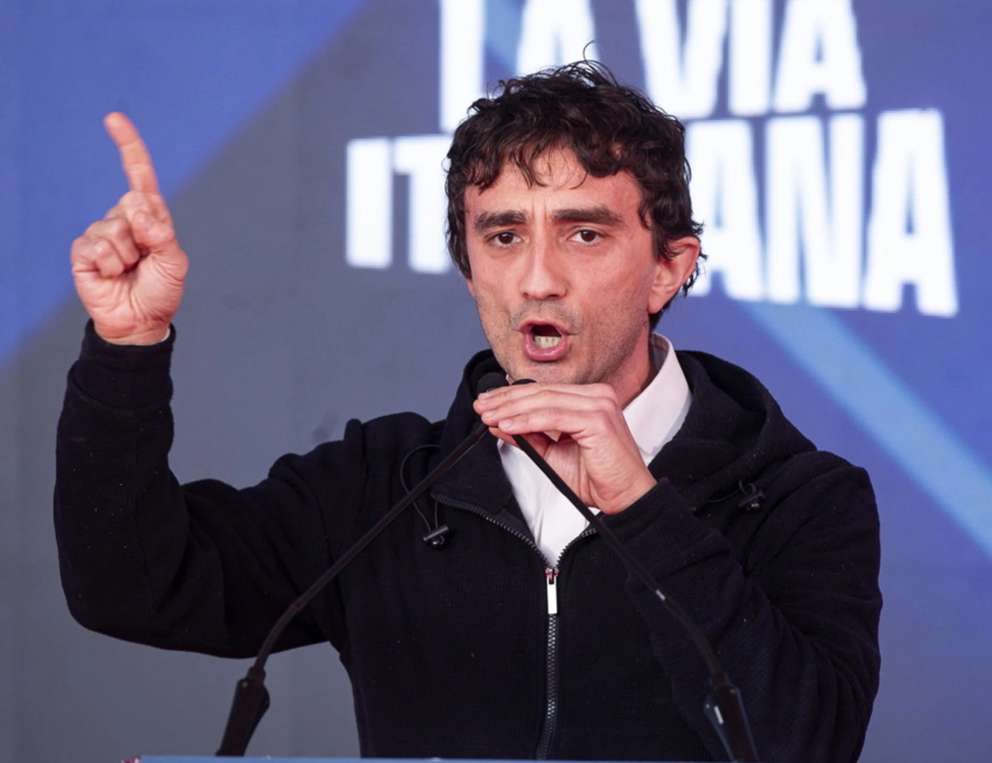 Gay Pride, bignami smaschera la sinistra: "Dove devono andare a sfilare"