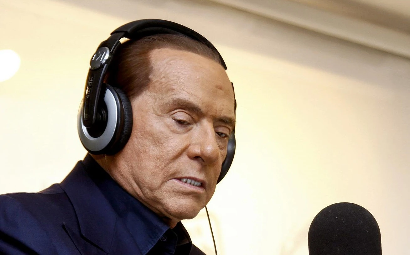 Silvio Berlusconi, il tracollo del Pd di Matteo Renzi rischia di far saltare il piano B delle larghe intese