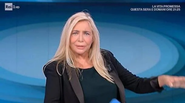 Domenica In, Mara Venier e lo sclero in diretta con gli autori di Rai 1: clamoroso, cosa non avevate notato