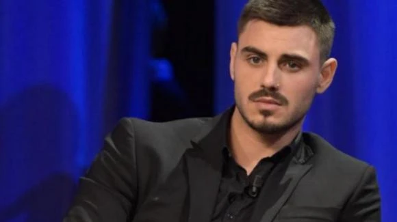 Grande Fratello Vip, a poche ore dalla rivelazione del cast un concorrente è già fuori dai giochi
