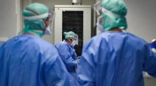 Coronavirus, bollettino 6 maggio: tasso di positività sotto al 4% per il terzo giorno di fila, giù anche ricoveri e terapie intensive