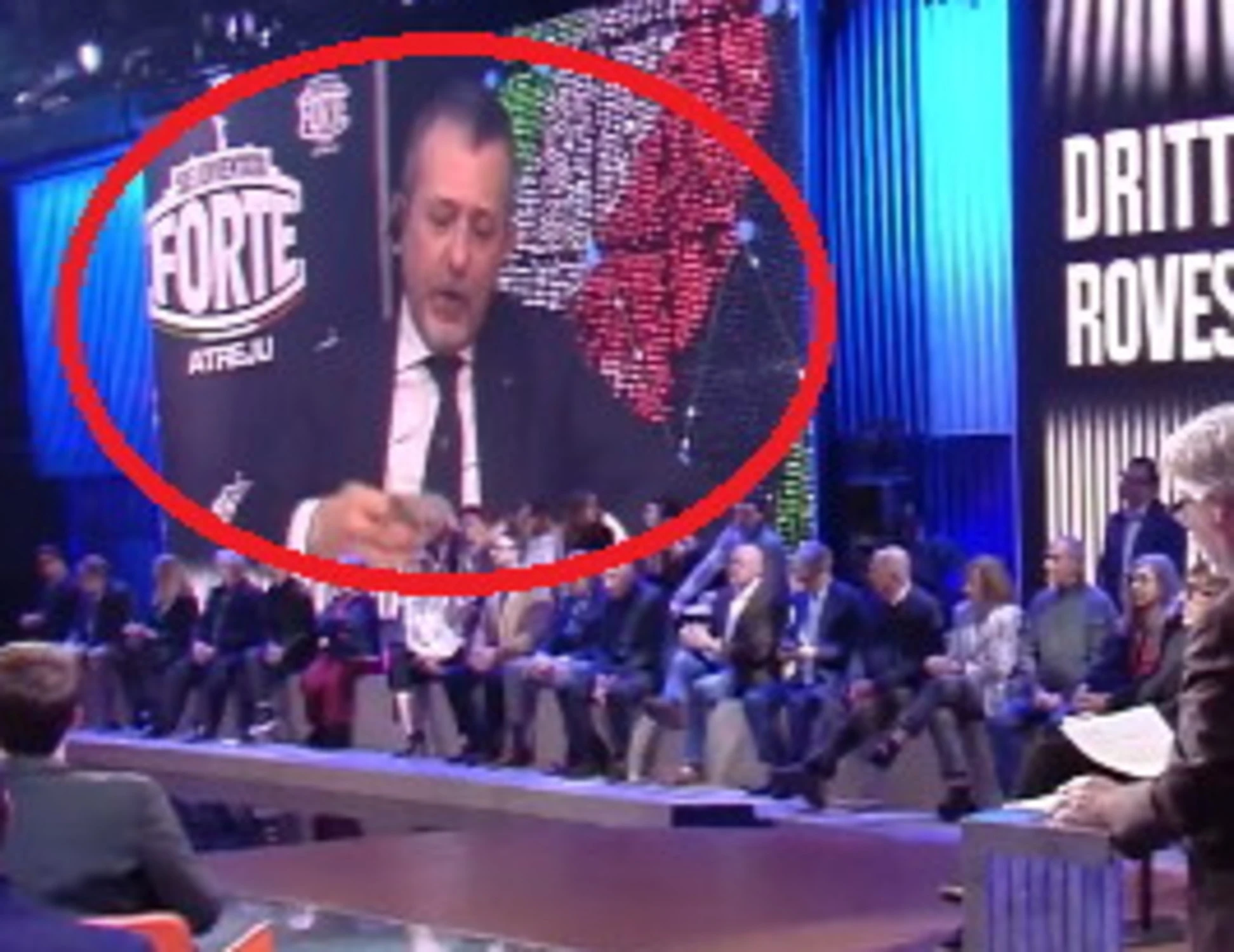 Dritto e Rovescio, Delmastro stronca Claudia Fusani: "Dillo alla Albano"