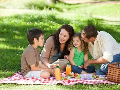 Gite, laboratori e festival baby friendly: tutte le app a misura di mamma