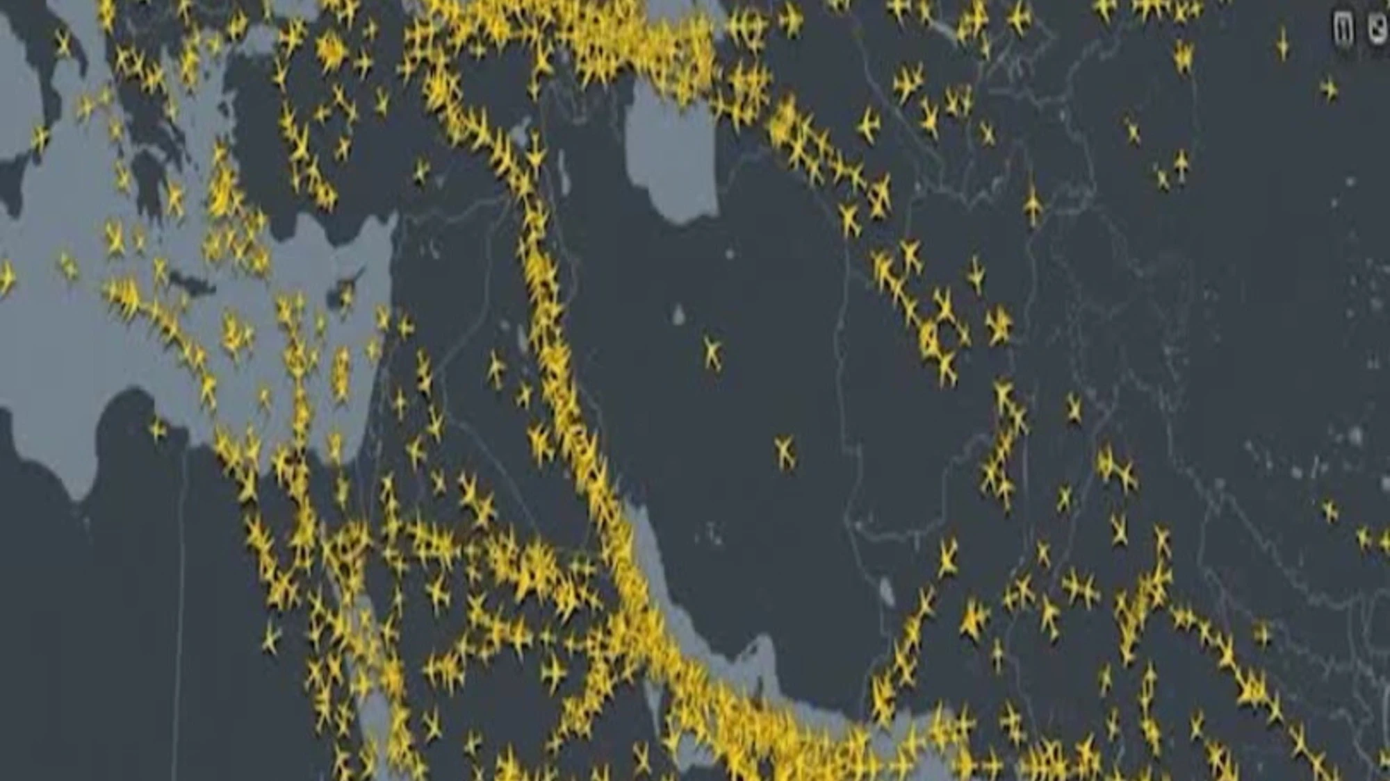 Iran riapre lo spazio aereo, ma cresce la tensione