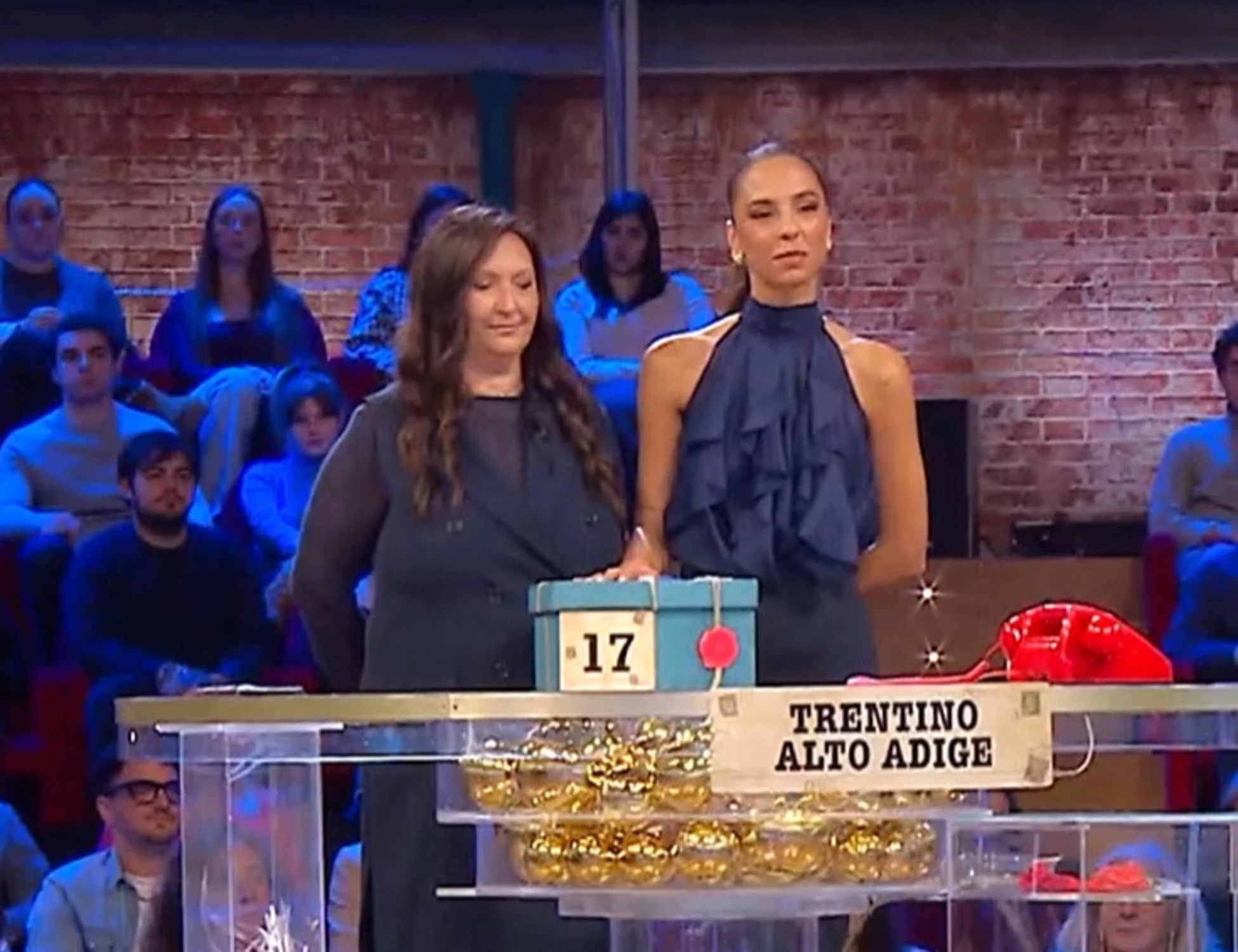 Affari tuoi, Giulia e l'ormone impazzito: "Vicina di casa? Mai vista"