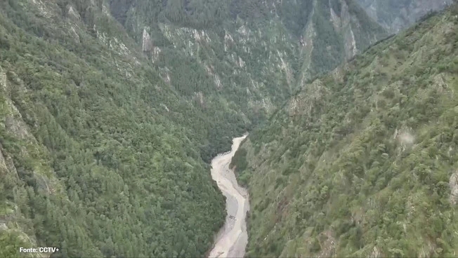Cina, pericolo di esondazione di un lago artificiale dopo la frana