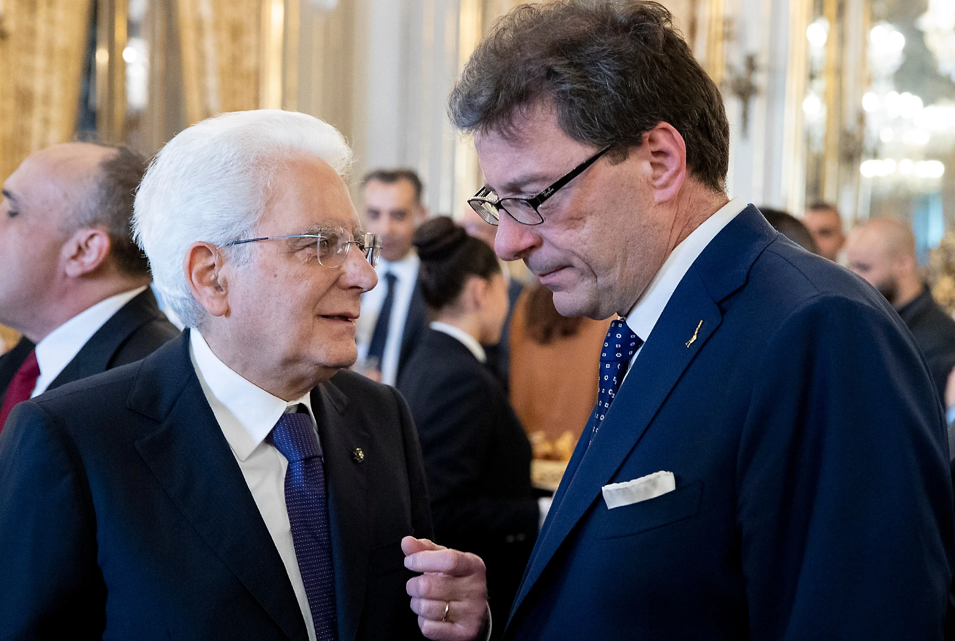 Banche, la strategia di Giorgetti per neutralizzare i grillini: l'asse con Mattarella, come li vuole fregare