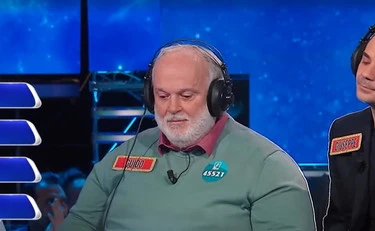 L'Eredità, "fate pena pulciari!": caos sui titoli di coda