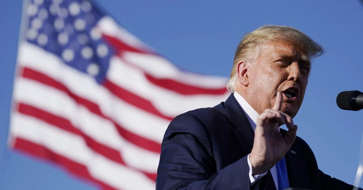 Donald Trump, esasperato dal Covid: "La gente è stanca di sentire Fauci e tutti questi idioti"