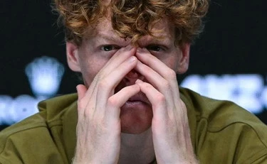 Jannik Sinner, attenzione agli occhi: le immagini che scuotono